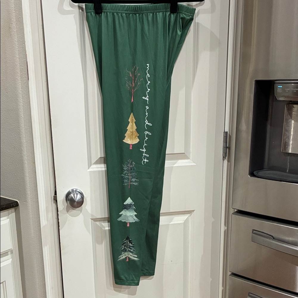 Green Merry and Bright Leggings